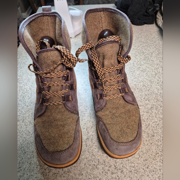 Chacos Brown Outdoor Boots Suze 8 - Picture 1 of 10